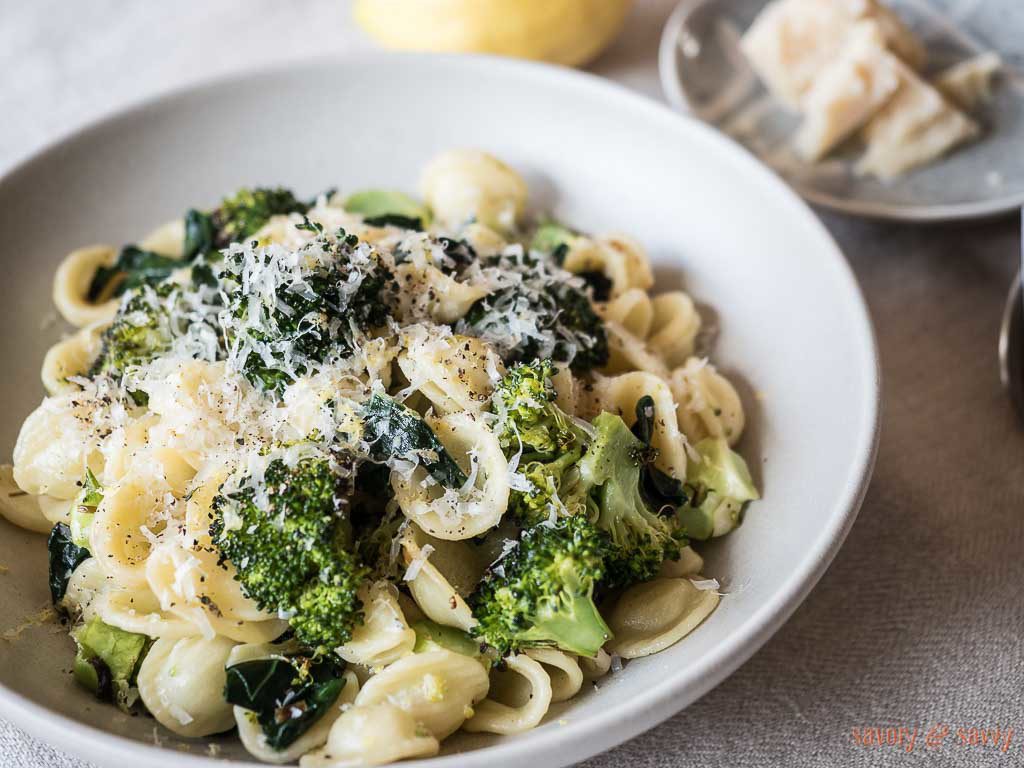 Pasta with roasted broccoli and lemon